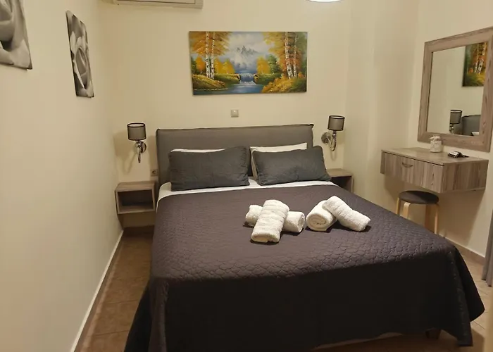 Helen'S Studios & Apartments