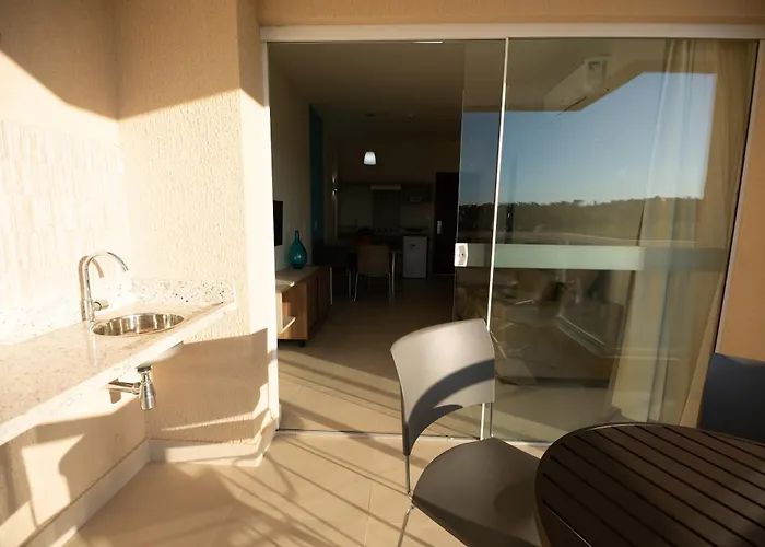 Hotel com vista: Prive Ilhas do Lago - OFICIAL
