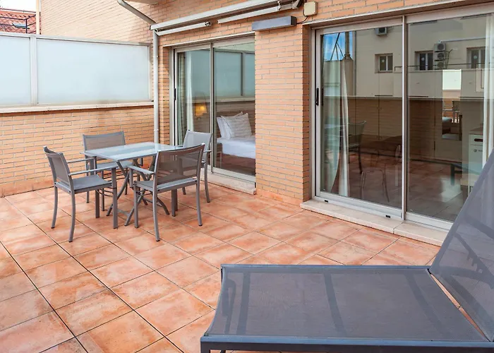 Family resorts Suites Viena Plaza De Espana
