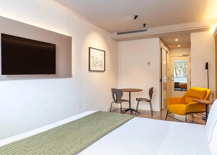 Family resorts Suites Viena Plaza De Espana