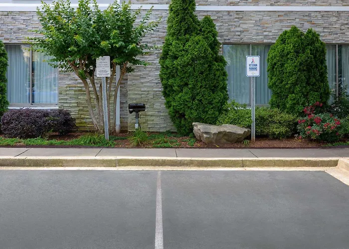Cheap hotel: La Quinta By Wyndham Atlanta Airport North