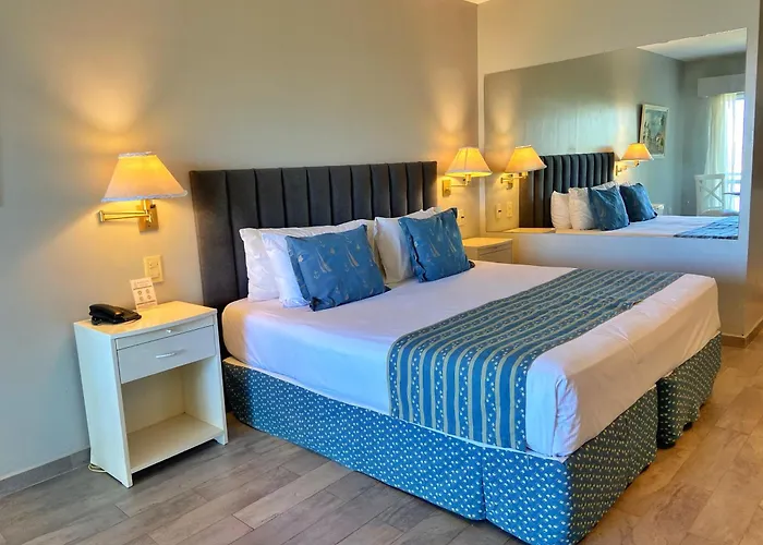 Marina Del Faro Resort
