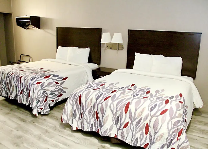Red Roof Inn & Suites Lake Orion / Auburn Hills