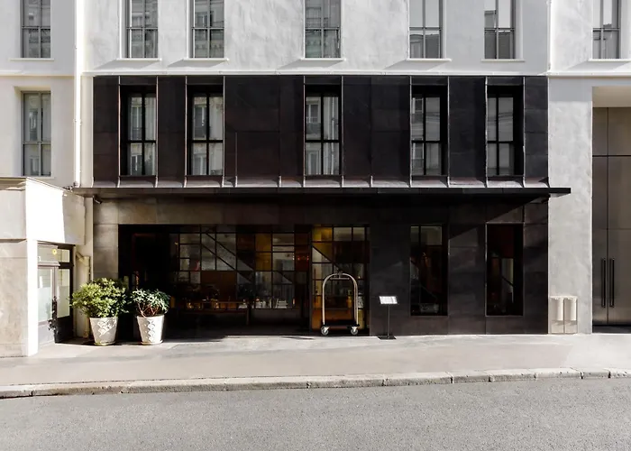 Hotel with pool: Experimental Marais