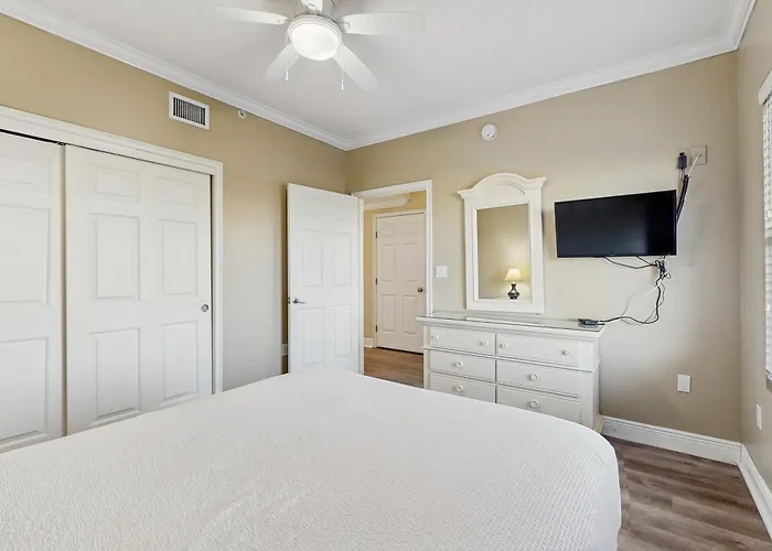 Vacation rental: Waters Edge Condominiums