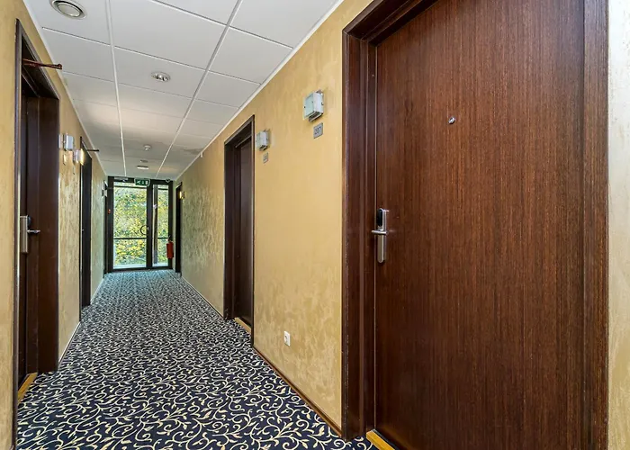 Hotel con piscina: Hotel Rocca al Mare