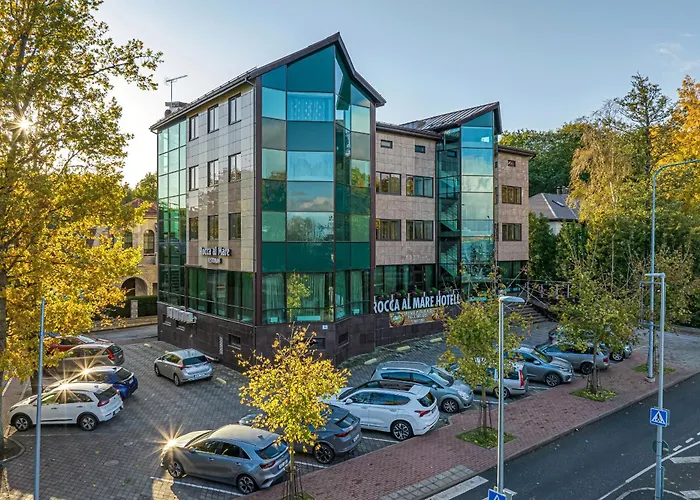 Hotel con piscina: Hotel Rocca al Mare