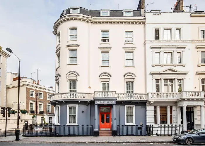 Oyo Townhouse New England, London Victoria