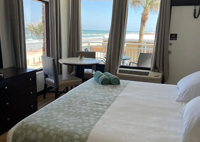 Flamingo Beachfront - Daytona Beach