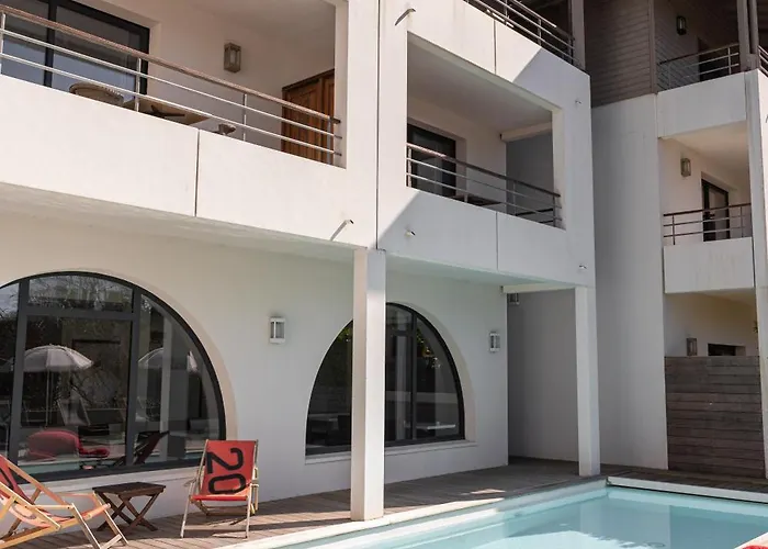 Hotel cerca del colegio: Hotel 202