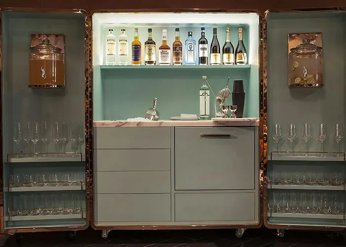 Hotel Emc2, Autograph Collection