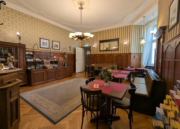 Gästehaus: Hotel Pension Bella