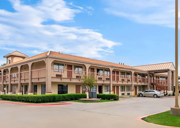 Motels Super 8 By Wyndham Grand Prairie Southwest