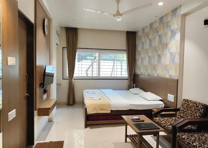 Сity center hotels Shreyas