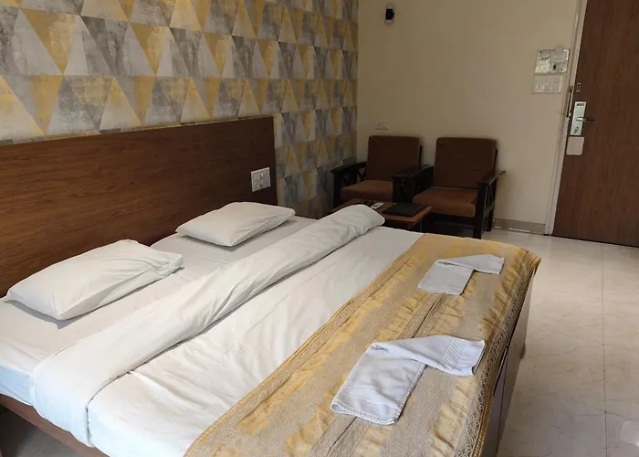 Сity center hotels Shreyas