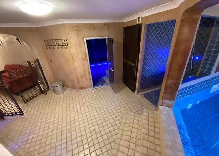 Chambre Emeraude, Riad 9 Couple Only Au Village Naturiste