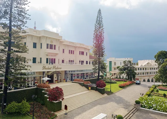 Hotel near College: Dalat Palace Heritage Hotel