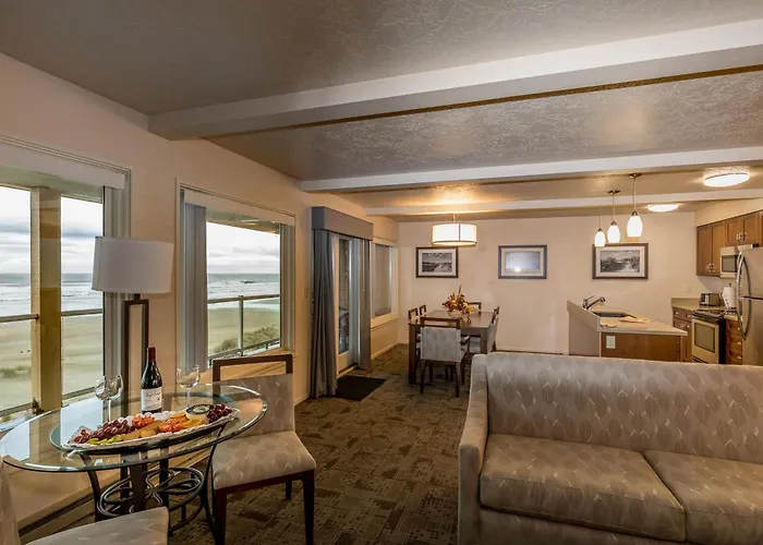 Pet Friendly hotel: Driftwood Shores Resort