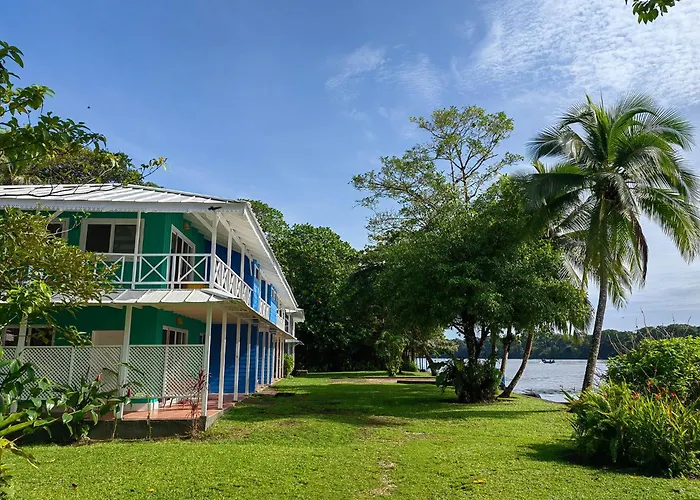 Hotel near College: Tortuga Lodge & Gardens By Boeena