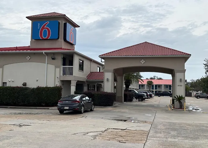 Cheap hotels Motel 6-Sulphur, La
