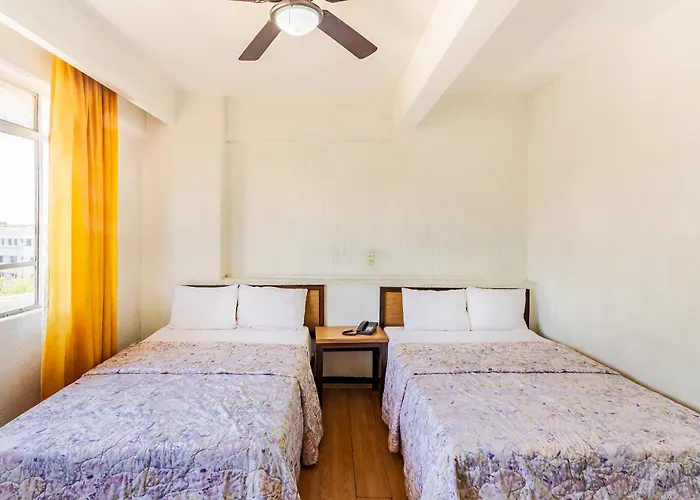 Hotel de golf: Capital O Nueva Galicia, Guadalajara centro downtown