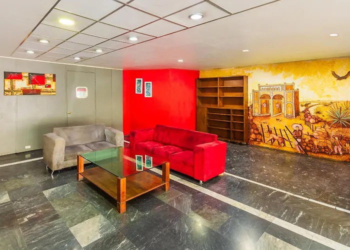 Hotel de golf: Capital O Nueva Galicia, Guadalajara centro downtown