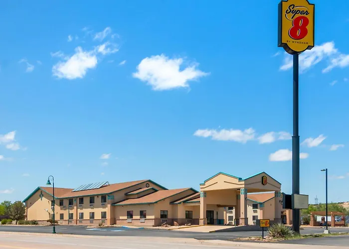 Cheap hotels Super 8 By Wyndham Santa Rosa