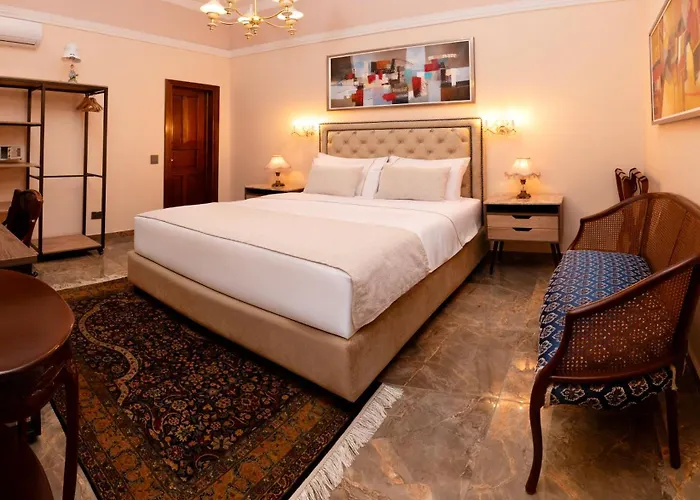 5 star hotels Boutique Patio Andaluz Cali Granada