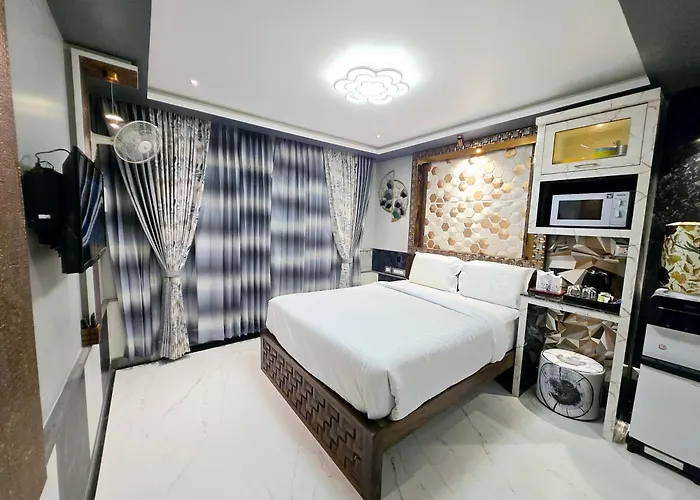 3 star hotel: Beverly Villa