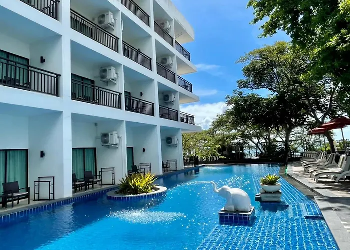 Cosy Beach Hotel - Sha Extra Plus