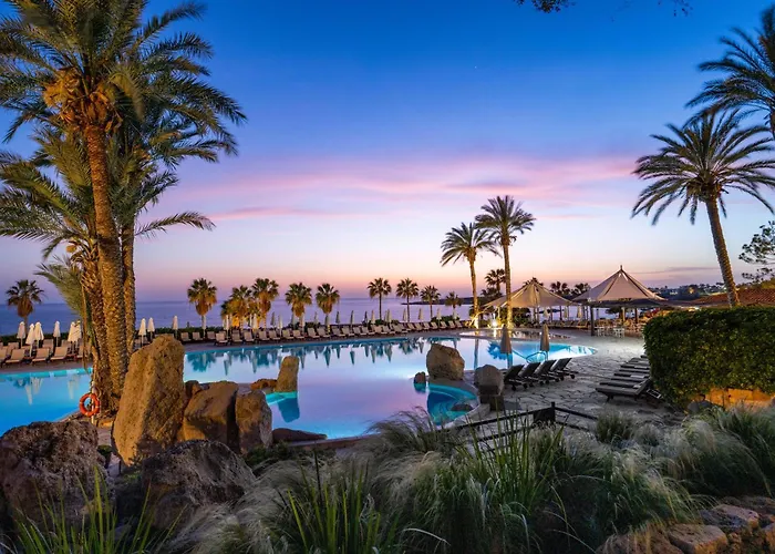 Golf hotel: Coral Beach Hotel & Resort Cyprus