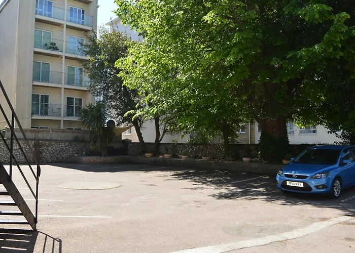 Central hotel: The Sheldon B&B - Free Private Parking