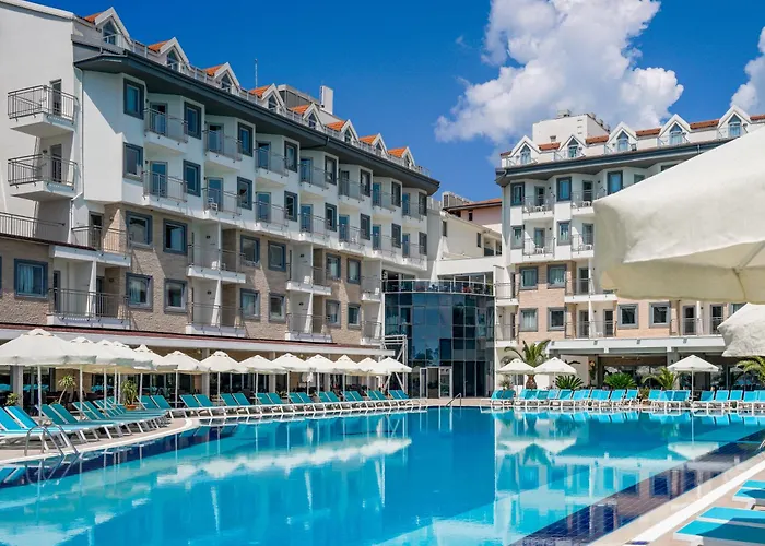 Side Aluna Hotel