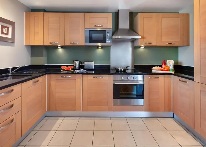 Marlin Aldgate Tower Bridge