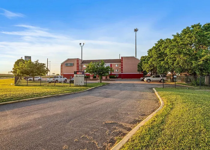 Coratel Plus Suites Wichita West Airport