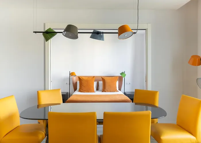 Pet Friendly hotel: Cosmo Apartments Passeig De Gracia