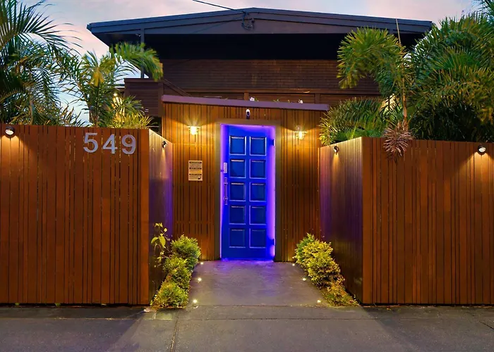 5 star hotels 549 Apartments