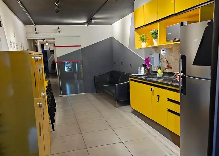 Hotel perto da faculdade: LÍAH Hostel&Suites