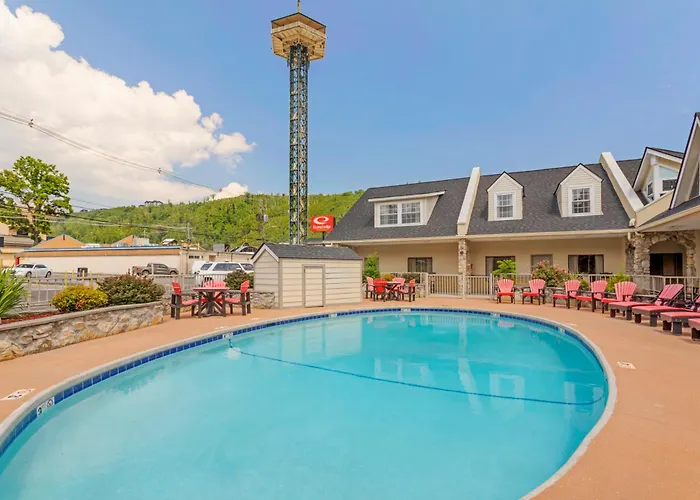 Econo Lodge Inn & Suites Gatlinburg At The Convention Center