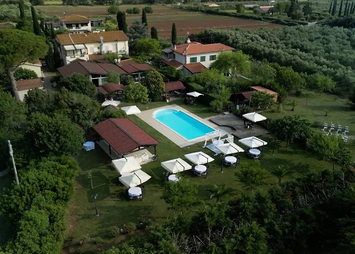 Hotel con piscina: Il Casale Mancini