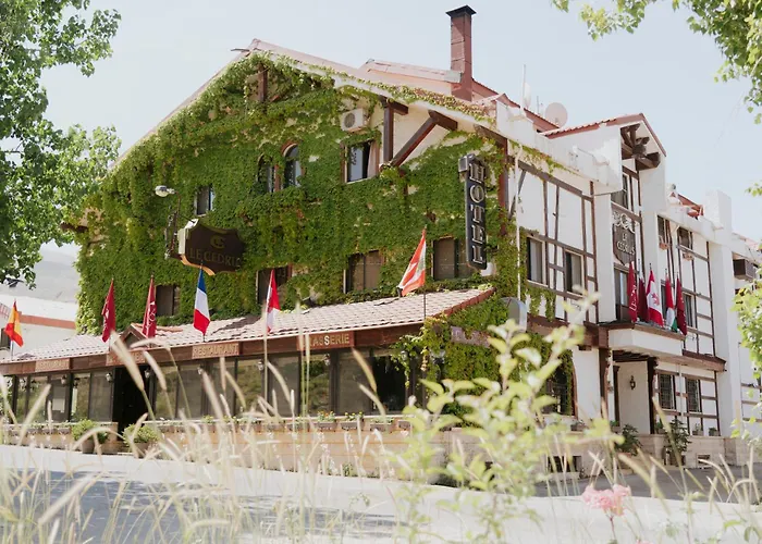 Le Cedrus Hotel