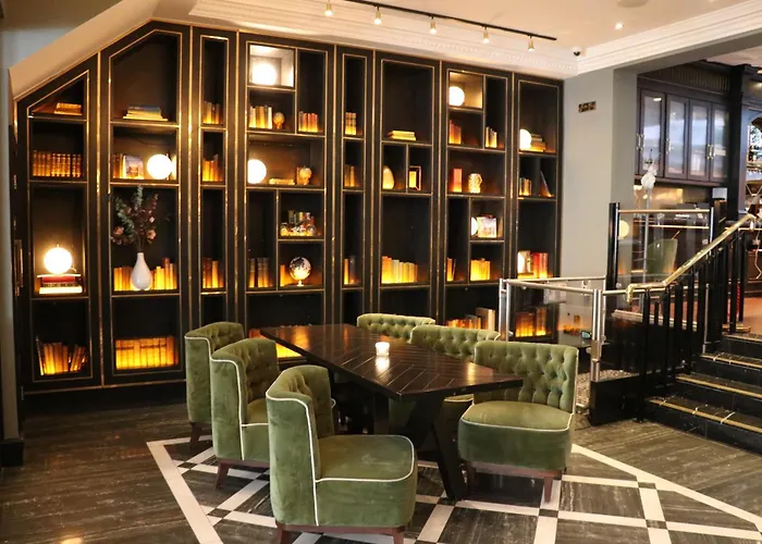 Luxury hotel only: Iveagh Garden Hotel