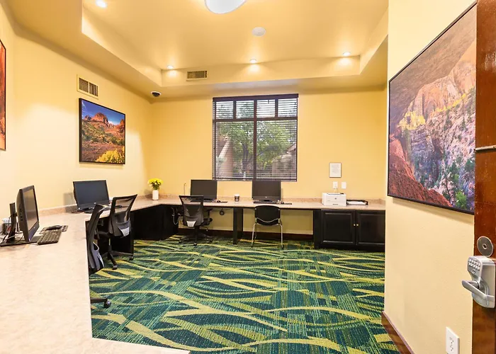 Ping Pong hotel: The Cliffs At Peace Canyon