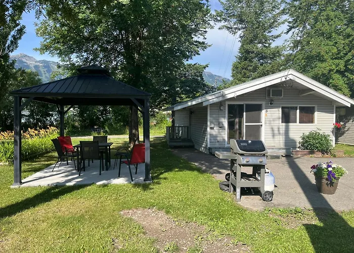 Brookside Motel