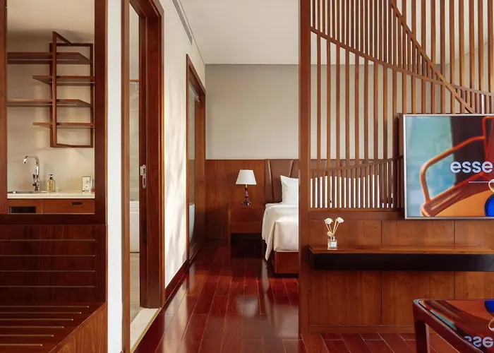 Pet Friendly hotel: Orchids Saigon Hotel