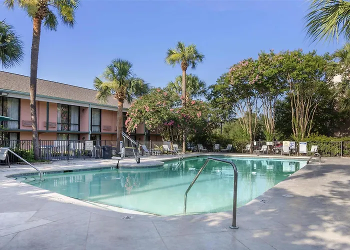 Romantic hotels Best Western Charleston Inn