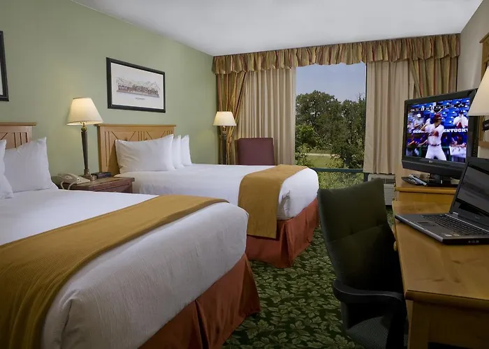 Central hotel: Cabot Lodge Millsaps