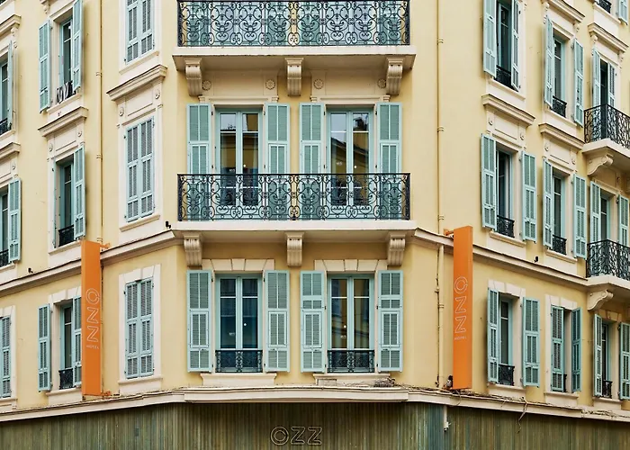 Beach hotel: Hostel Ozz Nice