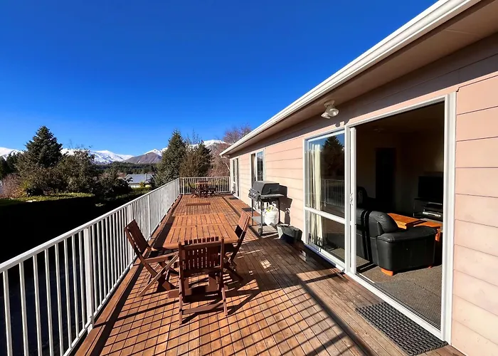 Pet Friendly hotel: Tui House - Lake Tekapo