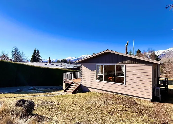Pet Friendly hotel: Tui House - Lake Tekapo